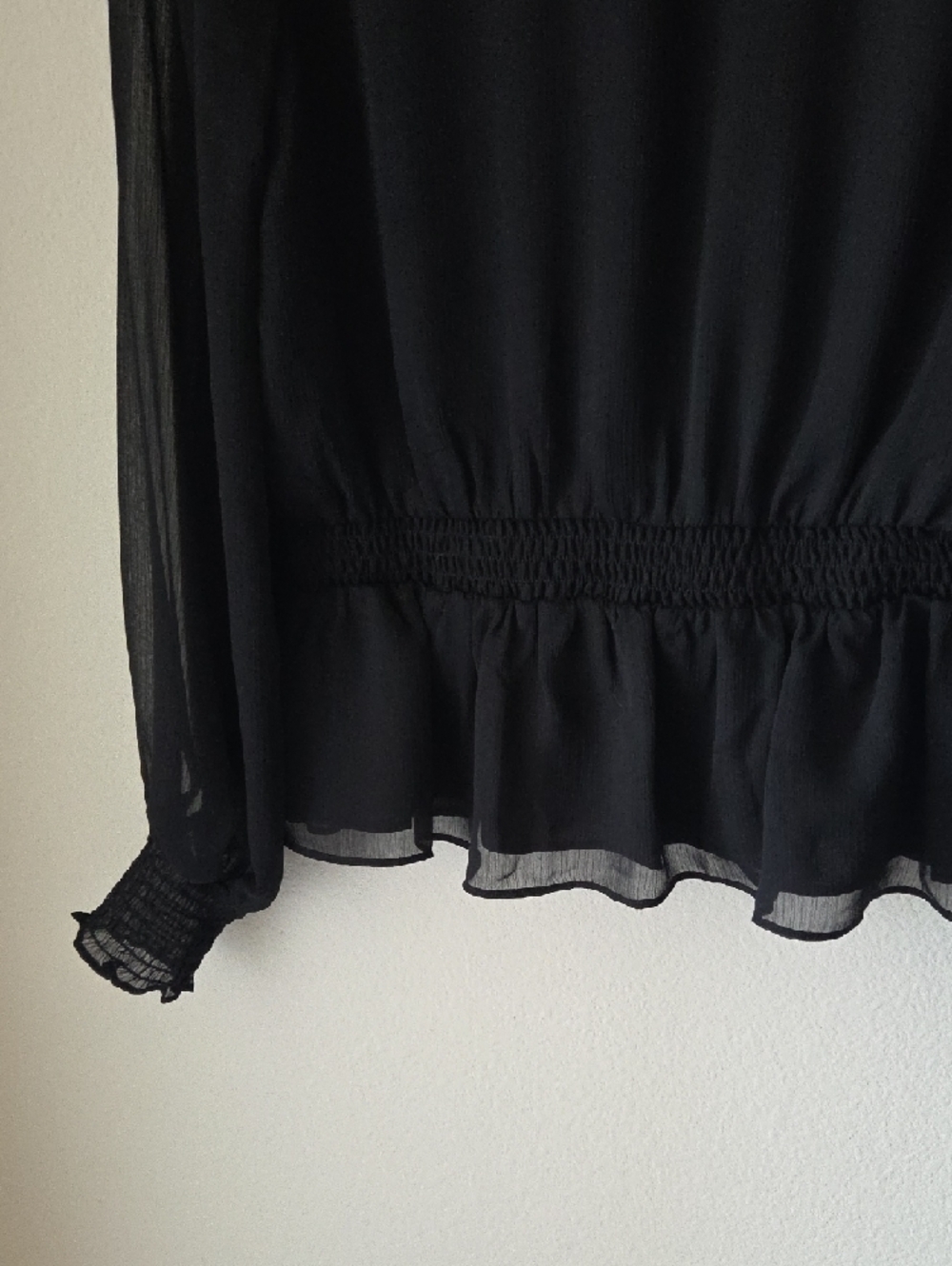 Express Black Wrap Blouse with Smocked Cuffs Sz M NEW - Picture 9 of 14